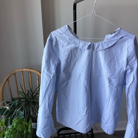 Elegant shirt with flared sleeves - Picture 2 of 3
